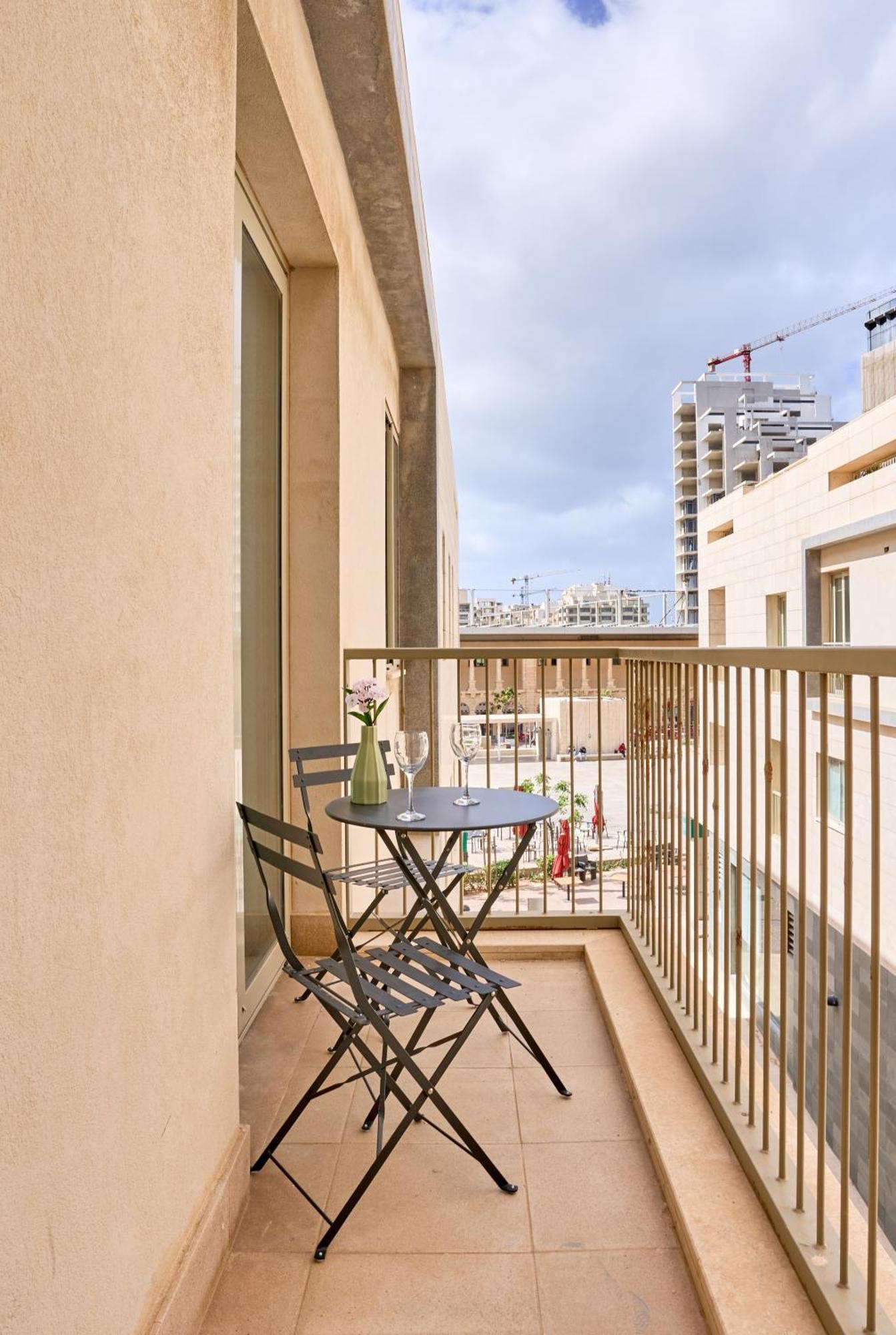 Stylish Apartment In Tigne Point Sliema Dış mekan fotoğraf