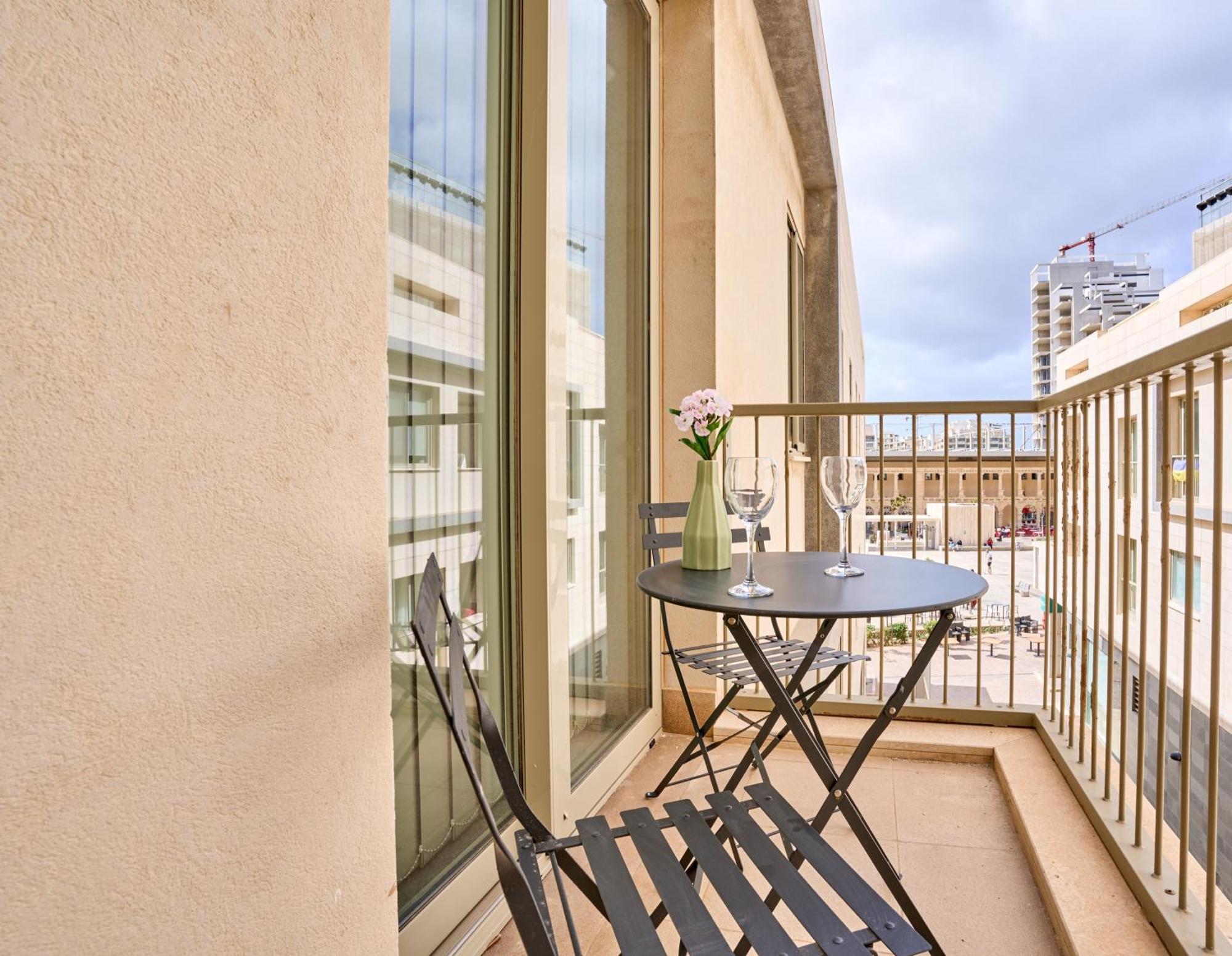 Stylish Apartment In Tigne Point Sliema Dış mekan fotoğraf